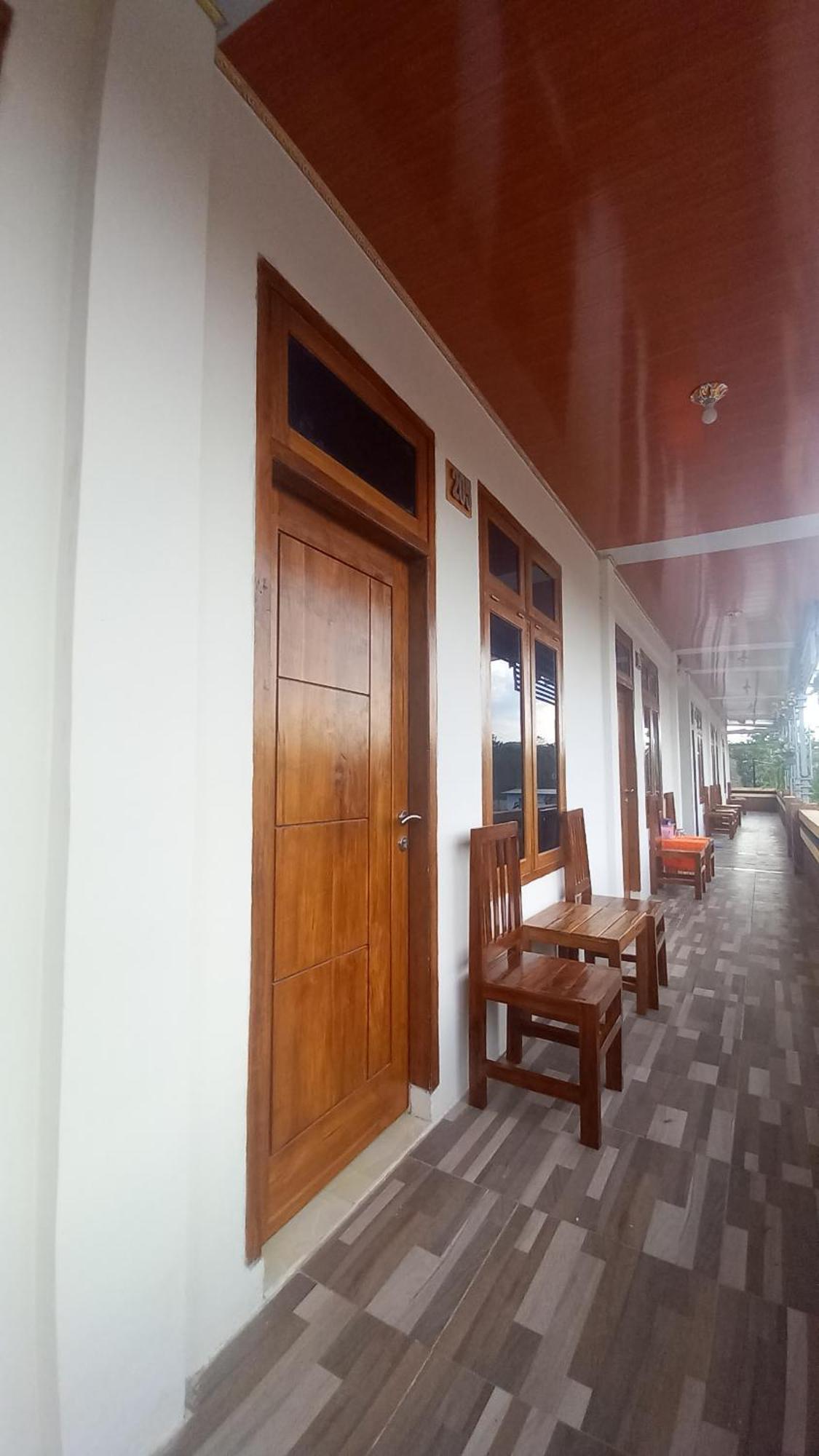 Benedict Guesthouse By Mori Hospitality Labuan Bajo Exterior foto